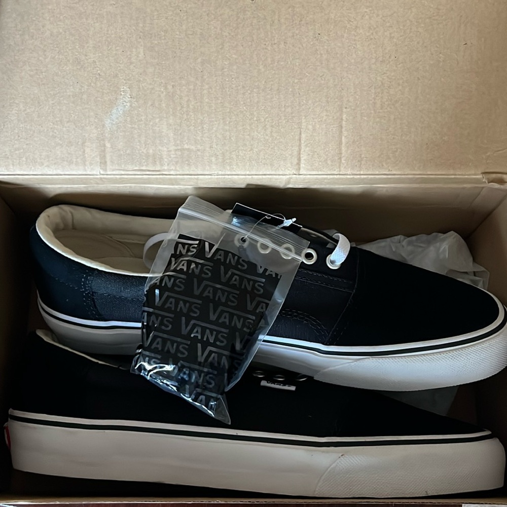 NWT VANS